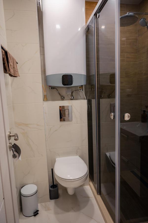 Emerald Suite With Private Parking Varna Exteriör bild