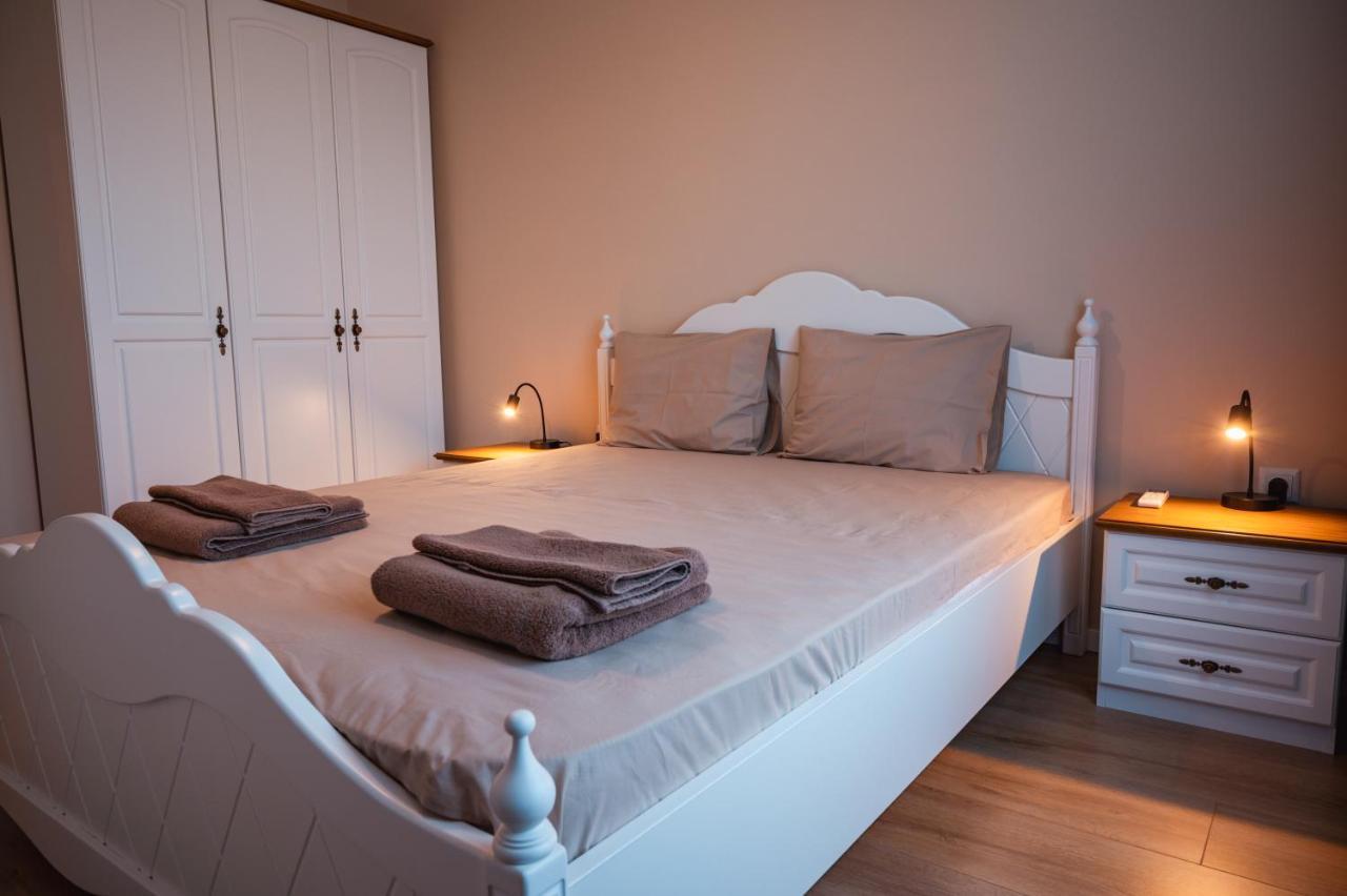 Emerald Suite With Private Parking Varna Exteriör bild