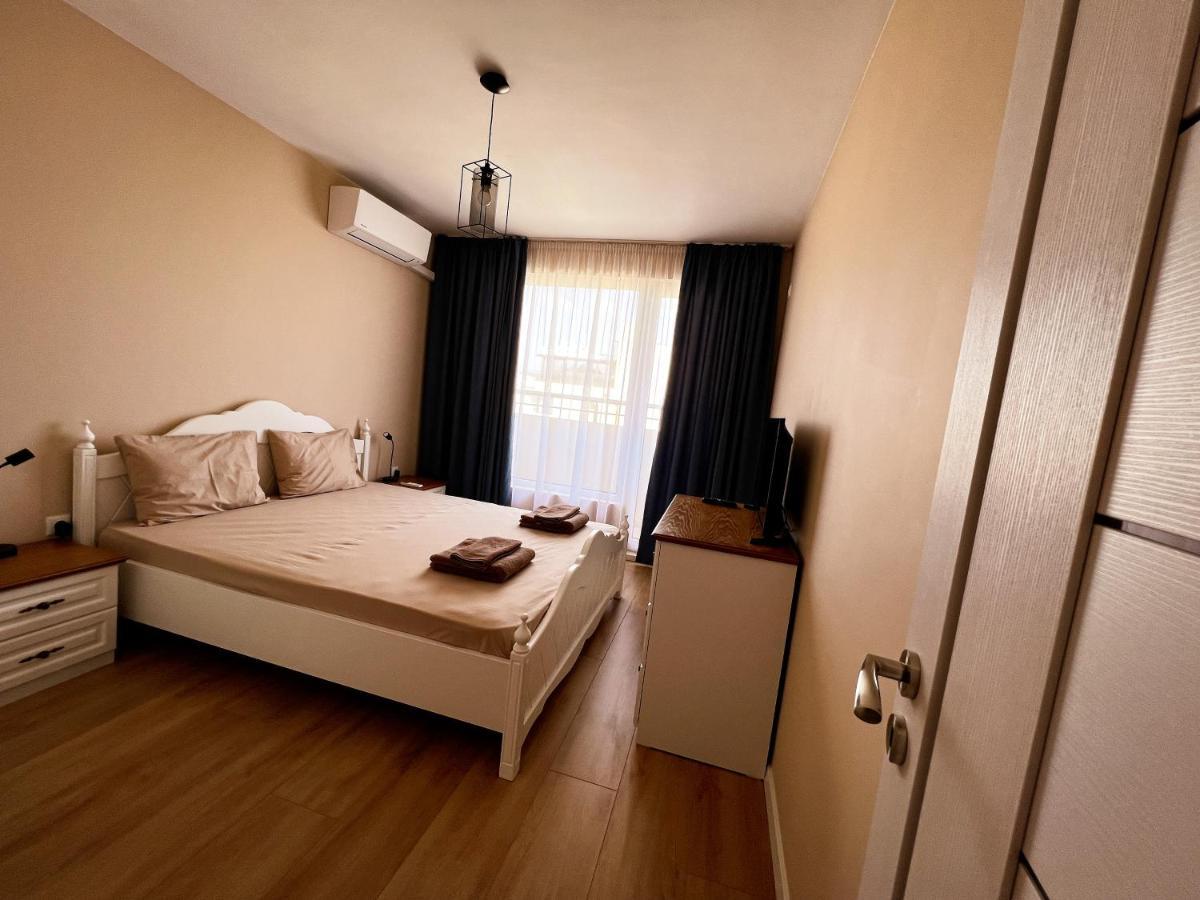 Emerald Suite With Private Parking Varna Exteriör bild